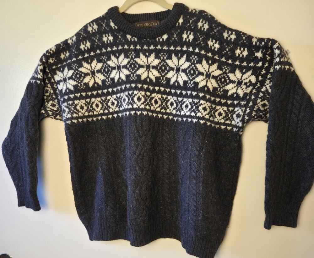 Inis Crafts 100% Merino Wool Ireland Mens XL Heavy Knit Gray Fair Isle Sweater